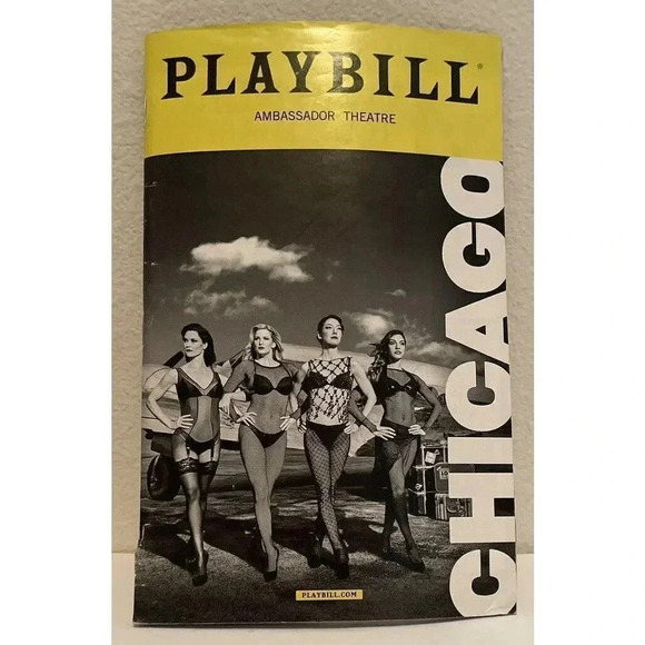 CHICAGO 2017 Broadway‎ Playbill Ambassador Theatre Small Tear In Cover See Pix - Picture 1 of 2